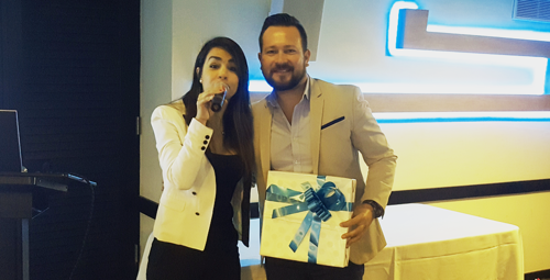                                                                                             Felicidades a nuestro Equipo de Ventas en su semana
                                                                                    