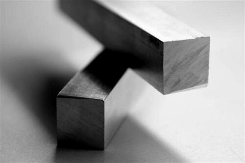 • Planchas
• Rollos en Aluminio y Acero Inoxidable
• Fittings Marca Hollaender
• Materiales para la Fabricación de Screens
• Extracciones en Aluminio
• Tornillería