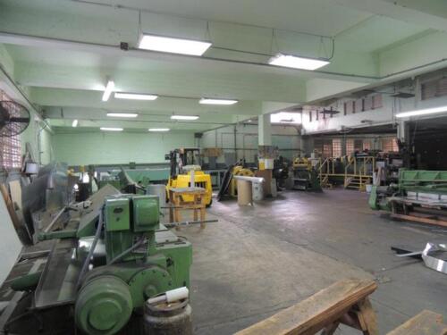 • Planchas
• Rollos en Aluminio y Acero Inoxidable
• Fittings Marca Hollaender
• Materiales para la Fabricación de Screens
• Extracciones en Aluminio
• Tornillería