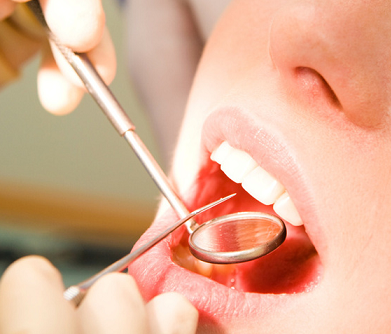                                                                                             •  Cirugía 
•  Prótesis removible y fijas
•  Mini implantes
•  Invisalign
•  Braces
•  Blanqueamiento dental
•  Se atienden niños y adultos
                                                                                    