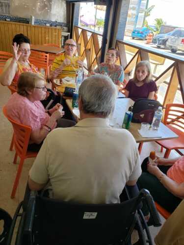 Productos o Servicios
• Habitaciones privadas, semi-privadas y compartidas.
• Menú certificado
• Lavandería
• Enfermeras graduadas
• Servicios médicos, de pruebas de laboratorio y medicamentos en nuestro hogar.
• Además contamos con servicios de oftalmólogo, podíatra, sicólogo, psiquiatra y trabajador social para nuestros residentes.