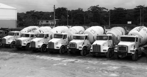 • Hormigón Premezclado (Regular y Bomba)
• Hormigón Fluido
• Hormigón Liviano
• Hormigón SCC
• Relleno Fluido
• Especificación 934
• Hormigón con Baja Permeabilidad
• Hormigón con Microfibra
• Hormigón con Fibra Estructural
• Hormigón con Repelente de Agua
• Hormigón con Inhibidor de Corroción
• Hormigón de Alta Resistencia a Temprana Edad
• Puntual Servicio y Excelente Calidad