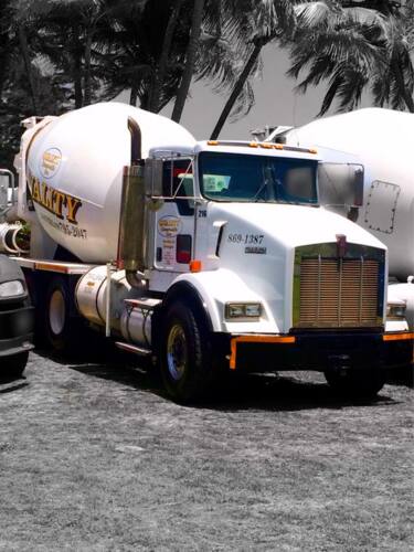 • Hormigón Premezclado (Regular y Bomba)
• Hormigón Fluido
• Hormigón Liviano
• Hormigón SCC
• Relleno Fluido
• Especificación 934
• Hormigón con Baja Permeabilidad
• Hormigón con Microfibra
• Hormigón con Fibra Estructural
• Hormigón con Repelente de Agua
• Hormigón con Inhibidor de Corroción
• Hormigón de Alta Resistencia a Temprana Edad
• Puntual Servicio y Excelente Calidad