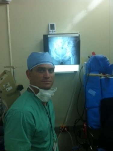                                                                                             Tort Orthopaedic Institute
• Artroscopias y reemplazos de hombro, rodilla y cadera
• Especialista en lesiones de hombro, rodilla, cadera y codo
• Lesiones de cartílago, meniscos, ligamentos y tendones
• Fracturas de hombro
• Cirugía Robótica
                                                                                    