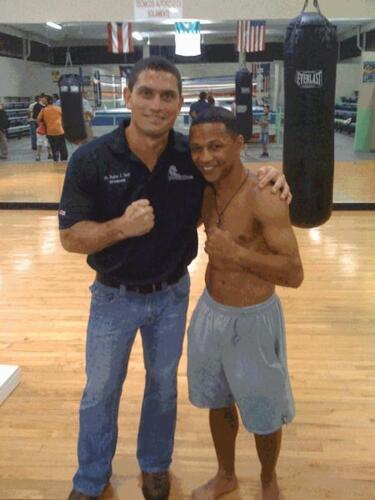                                                                                             Tort Orthopaedic Institute
• Artroscopias y reemplazos de hombro, rodilla y cadera
• Especialista en lesiones de hombro, rodilla, cadera y codo
• Lesiones de cartílago, meniscos, ligamentos y tendones
• Fracturas de hombro
• Cirugía Robótica
                                                                                    