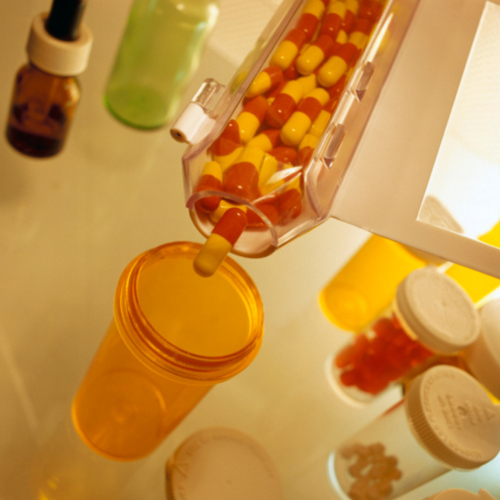                                                                                             •  Preparamos mezclas farmacéuticas
•  Medicamentos para HIV
•  Servicio de copia y fax
                                                                                    