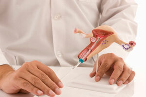 • Orientación sobre los anticonceptivos
• Problemas de menstruación
• Menopausia
• Laparoscopía
• Trastorno menstrual (alteraciones del sangrado menstrual, sangrado abundante, retraso menstrual,
• Miomatosis uterina (tumores del útero)
• Tumor o quistes del Ovario
• Problemas de vías urinarias: Incontinencia urinaria, infección vías urinarias, salida involuntaria de orina a los esfuerzos, urgencia urinaria
• Entre otros