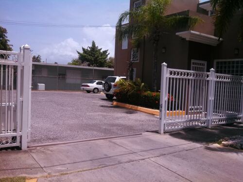                                                                                             •  Servicio a domicilio
•  Amplio estacionamiento
                                                                                    