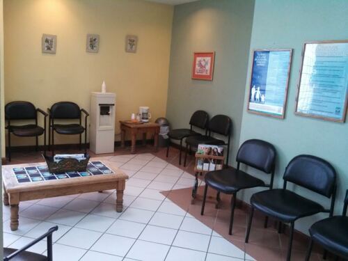                                                                                             •  Servicio a domicilio
•  Amplio estacionamiento
                                                                                    