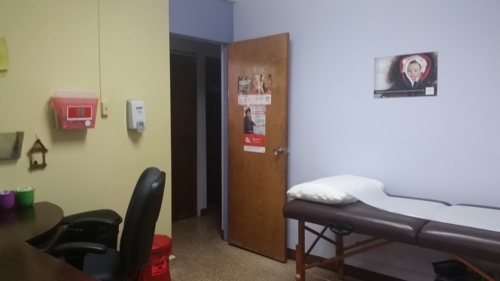                                                                                             •  Vacunas
•  Hacemos prueba de la tuberculosis
•  Obtenga 15% de descuento en CERTIFICADOS de Salud
•  Amplio estacionamiento
                                                                                    