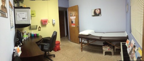                                                                                             •  Vacunas
•  Hacemos prueba de la tuberculosis
•  Obtenga 15% de descuento en CERTIFICADOS de Salud
•  Amplio estacionamiento
                                                                                    