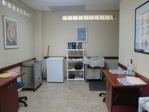                                                                                             Evaluaciones en arena para detectar o descartar síndrome de autismo infantil.

Medicina deportiva para lesiones en atletas y visitas a domicilio.
                                                                                    