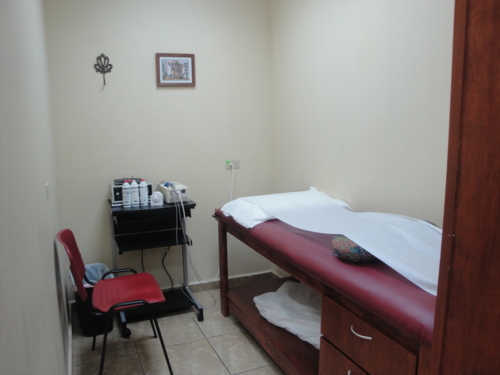                                                                                             Evaluaciones en arena para detectar o descartar síndrome de autismo infantil.

Medicina deportiva para lesiones en atletas y visitas a domicilio.
                                                                                    