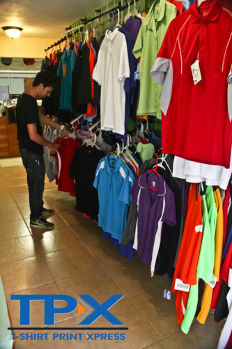                                                                                             • Prestamos servicios de rotulación con la mejor calidad en todo tipo de materiales para que su marca se vea intacta; en cuando al servicio de bordados plasmamos el logo que usted desee con la mejor calidad, telas e hilos del mercado, lo que permitirá que el uso no estropee nuestro trabajo. 

• También realizamos trabajos de impresión en jarros, vasos, esferas, bolsas y en lo que usted requiera con un excelente acabado.

• Sublimación - T-shirts full print donde tu arte puede abarcar toda la camisa.
                                                                                    