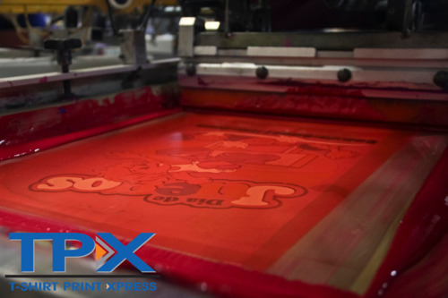                                                                                             • Prestamos servicios de rotulación con la mejor calidad en todo tipo de materiales para que su marca se vea intacta; en cuando al servicio de bordados plasmamos el logo que usted desee con la mejor calidad, telas e hilos del mercado, lo que permitirá que el uso no estropee nuestro trabajo. 

• También realizamos trabajos de impresión en jarros, vasos, esferas, bolsas y en lo que usted requiera con un excelente acabado.

• Sublimación - T-shirts full print donde tu arte puede abarcar toda la camisa.
                                                                                    