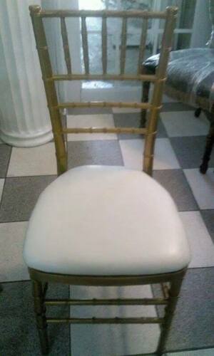                                                                                             Entre nuestros productos tenemos sillas, mesas, columnas, carpas "covers", manteles, topes, rodapiés.

Ahora también mesas y columnas iluminadas.

Sillas en Resina (Doradas y Plata)
                                                                                    