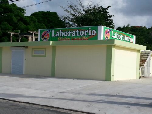 Exámenes de rutina y especializados en las siguientes áreas:
• Análisis clínicos y bacteriológicos
• Serología
• Urinálisis
• Hematología
• Parasitología
• Endocrinología
• Coagulación
• Pruebas para certificados médicos: sangre, orina y tuberculosis
• Pruebas de embarazo
• Pruebas de drogas
• Prueba de Influenza A y B
• Química Clínica
• Inmunohematología
• Exámenes de rutina y especializados
• Contamos con un programa de referencia para los laboratorios que por su complejidad no pueden realizar algunos exámenes.
• Atención centrada a las necesidades de los pacientes, ofreciendo un tiempo de respuesta rápido en los resultados de los exámenes. Recolección diaria de muestras por un mensajero. Remisión de exámenes de alta complejidad para ser realizados por otro laboratorio en el área metro.
• Ofrecemos servicios al Hogar a envejecientes y personas con impedimentos.