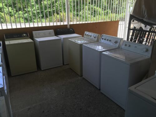                                                                                             Toda clase de muebles, juegos de cuartos y enseres domésticos.
                                                                                    