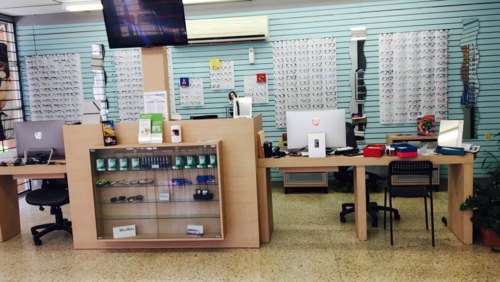                                                                                             • Espejuelos 
• Lentes de contactos
• Gafas de sol
• Accesorios
• Examen de la Vista desde los 2 años
• Monturas recetadas
• Monturas de niños
• Puedes traer tu receta
                                                                                    