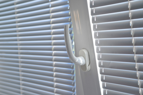 • Reparación de Screens
• Venta de Screens
• Fabricación de Screens
• Puertas de Screens
• Puertas de Aluminio
• Puertas de Screens Francesas
• Estimados Gratis Para Screens
• Rejas en Aluminio
• Sliding Door con Screens