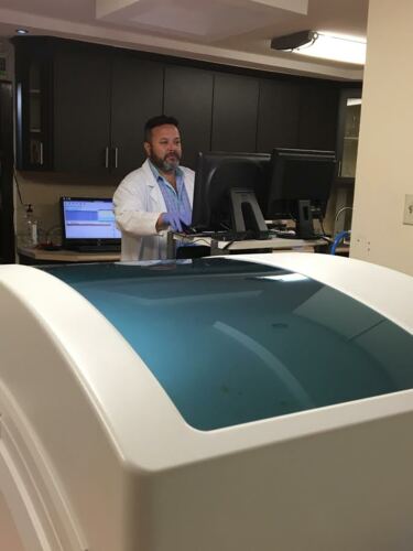 Laboratorio clínico
• Servicios de laboratorio
• Pruebas de rutina bacteriológicas y especiales
• Servicios al hogar
• En caso de emergencia, resultados disponibles en menos de una hora