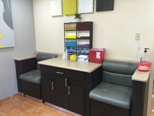 Laboratorio clínico
• Servicios de laboratorio
• Pruebas de rutina bacteriológicas y especiales
• Servicios al hogar
• En caso de emergencia, resultados disponibles en menos de una hora