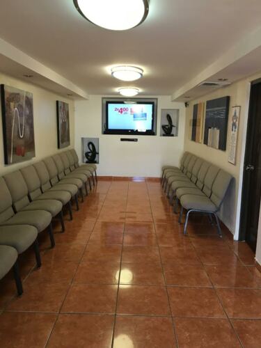 Laboratorio clínico
• Servicios de laboratorio
• Pruebas de rutina bacteriológicas y especiales
• Servicios al hogar
• En caso de emergencia, resultados disponibles en menos de una hora