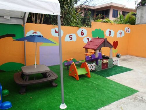 *Facilidades recreativas
*Desayuno y almuerzo
*Grupos pequeños e individualizados
*Filosofía educativa basada en el amor y los valores