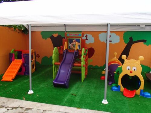 *Facilidades recreativas
*Desayuno y almuerzo
*Grupos pequeños e individualizados
*Filosofía educativa basada en el amor y los valores