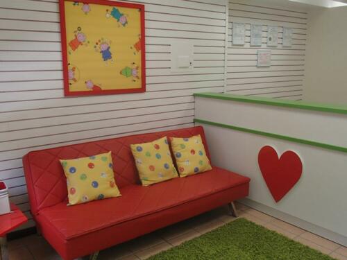 *Facilidades recreativas
*Desayuno y almuerzo
*Grupos pequeños e individualizados
*Filosofía educativa basada en el amor y los valores