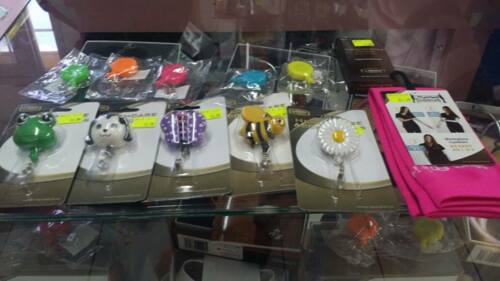 La Enfermera Elegante
• Uniformes de enfermeras
• Uniformes de emergencias médicas
• Zapatos para enfermeras
• Estetoscopios
• Bordados
• Uniformes de chef
• Uniformes para secretarias
• Kit de signos vitales
• Otoscopios
• Medias support
• Oxímetros