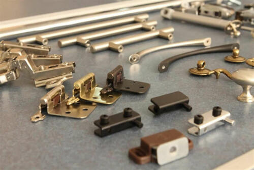                                                                                             • Materiales de Construcción
• Variedad de Pintura
• Herrajes
• Cerraduras
• Materiales de Plomería
• Herramientas y otros materiales de Ferretería
                                                                                    