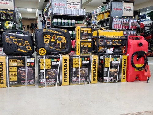                                                                                             Showroom.
 Inodoros.
 Lavamanos.
 Vanities.
Lámparas.
Materiales de construcción: Arena, piedra, cemento, maderas.
Productos de Jardinería
Herramientas y mucho más.
                                                                                    