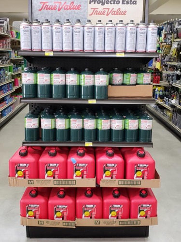                                                                                             Showroom.
 Inodoros.
 Lavamanos.
 Vanities.
Lámparas.
Materiales de construcción: Arena, piedra, cemento, maderas.
Productos de Jardinería
Herramientas y mucho más.
                                                                                    