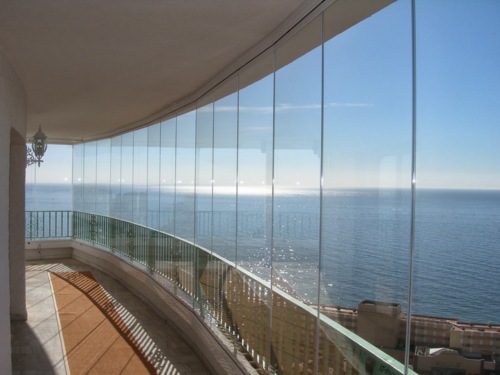                                                                                             • Aluminio
• Cristales
                                                                                    