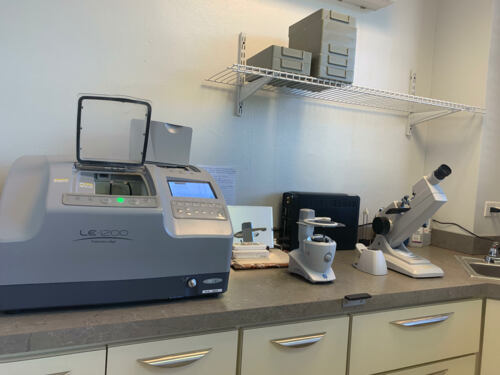                                                                                             • Examen visual para toda la familia
• Prevención de glaucoma y retinopatía diabética
• Se aceptan planes médicos comerciales, Advantage y el plan de salud del gobierno de Puerto Rico
• Contamos con servicio de laboratorio para corte y monte y espejuelos listos en una hora para visión sencilla
                                                                                    