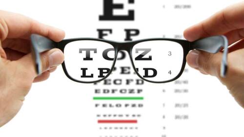                                                                                             • Servicio primario y sub especializado (retinólogo) del cuidado visual. 
• Exámenes de la vista, pruebas de retinología y optometría. Servicio de óptica. 
• Monturas de diseñador. Lentes de contacto para pacientes con visión baja (low vision) y pacientes "Queratocono" 
• Evaluación y tratamiento de retina, cataratas, glaucoma. Cirugía de cataratas, retina y orzuelos. • Cirugía menor. 
• Tratamiento  láser en el ojo
• Corrección con espejuelos y lentes de contacto para pacientes regulares y pacientes subnormal
                                                                                    