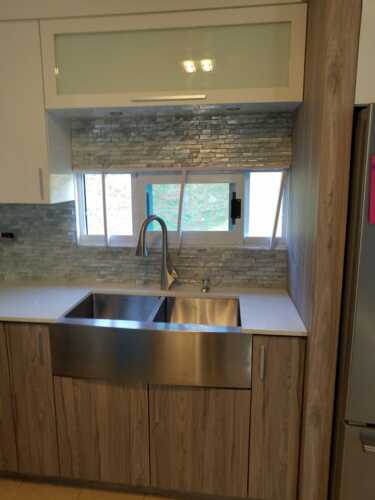 • Gabinetes de cocina
• Muebles de baño
• Camas de Pared
• Topes en Granito
• Cuarzo
• Muebles de Oficina
• Trabajos Comerciales
• Trabajamos en PVC y Madera de alta calidad
• Facias en PVC
• y Más
¡Todo hecho en Puerto Rico 100% Madera!