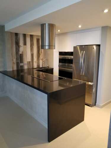 • Gabinetes de cocina
• Muebles de baño
• Camas de Pared
• Topes en Granito
• Cuarzo
• Muebles de Oficina
• Trabajos Comerciales
• Trabajamos en PVC y Madera de alta calidad
• Facias en PVC
• y Más
¡Todo hecho en Puerto Rico 100% Madera!