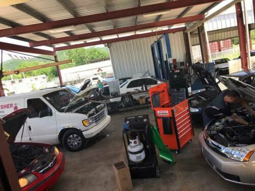                                                                                             • Mecanica liviana: frenos, correa de tiempo, tren delantero, transmisiones automáticas
• Reparación de Aire
• Servicio de mantenimiento preventivo
                                                                                    