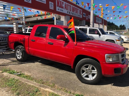 • Carros usados e importados
• Venta de autos