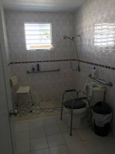 Hogar y cuido de ancianos.