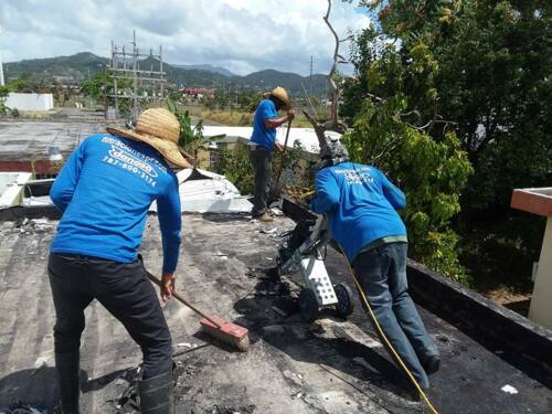 • Ofrecemos servicios residenciales y comerciales. Financiamiento disponible.
• Remoción de equipos en el techo
• Limpieza de drenajes
• Arreglo de empozamientos
• Canales
• Lavado a presión
• Membranas industriales de la compañía DANOSA, con garantías desde 5 a 15 años.