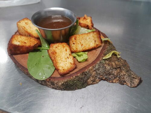 Lechon Asado con Kuerito- Carne Ahumada, Cuajito, Longaniza. ¡Los mejores MOJITOS! BOHEMIA los Viernes