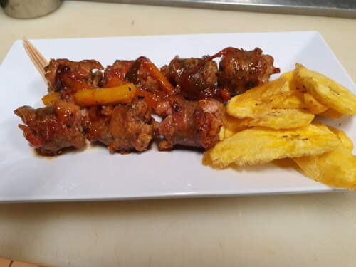 Lechon Asado con Kuerito- Carne Ahumada, Cuajito, Longaniza. ¡Los mejores MOJITOS! BOHEMIA los Viernes