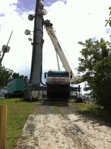                                                                                             • La versátil grúa de 350 Toneladas de capacidad con 197 pies de puntal “full power”, y con hasta 62 pies de jiba adicionales "swingaway extensión" ó 69-200 pies “luffing jib”.

• Grúas de Todo Terreno agreste (cherry pickers) con diversas capacidades. 

• Grúas hidráulicas de 70 Toneladas, con 138 pies de puntal “full power” y 56 pies de jiba tipo “swing-a away”.  Debido a su ancho así como su sistema de viraje en todas sus ruedas la hacen ideal para lograr acceso a lugares incómodos entre otras...
                                                                                    