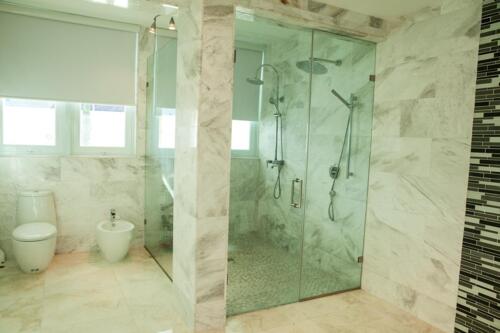                                                                                             - Puertas y Ventanas de Seguridad
- Fabricación de Puertas y Ventanas a la Medida
- Ventanas de Seguridad en aluminio y cristal
- Ventanas “casements”
- Ventanas “projected”
- Puertas de Garaje
- Puertas en Pivote, Puertas y Portones Perforados, Puertas Folding, - - Puertas de Cristal y Puertas Pocket
- Servicio de Instalación por profesionales
- Garantía y Servicio de Calidad
- Servicio a Toda la Isla
- Productos que se ajustan a su necesidad y presupuesto
 *Certificados en el cumplimiento de los Nuevos Códigos de Construcción en PR.
                                                                                    