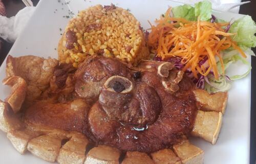                                                                                             • Carry out
• Catering
• Terraza al aire libre con vista al mar
                                                                                    