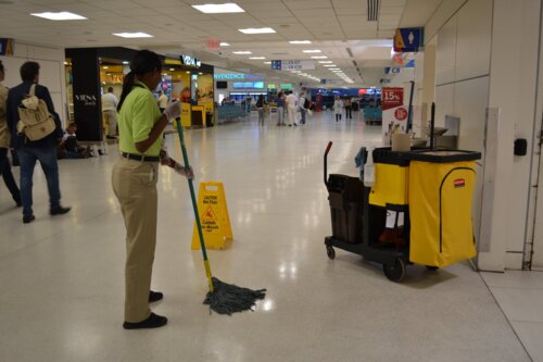 • Perfect Integrated Solutions, Inc., reúne en una sola compañía una diversidad de servicios de limpieza, desinfección y sanitización comercial e industrial.
A través de sus compañías hermanas provee servicios de:
• Venta de productos
• Materiales y equipos de limpieza
• Pintura comercial
• Construcción liviana
• Limpieza de ductos de aires acondicionados
• Jardinería y mantenimiento de áreas verdes
• Seguridad