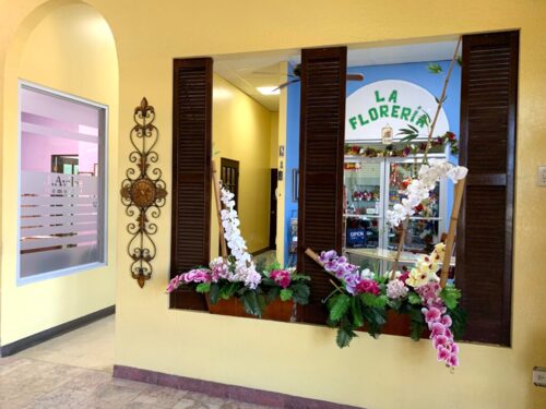 • Amplias y modernas facilidades para satisfacer tu necesidad en el momento del dolor
• Visítanos, verás que somos los mejores
• Aceptamos la mayoría de los planes y tarjetas de crédito